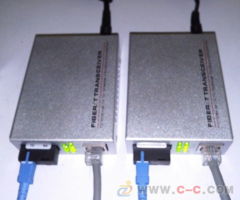 百兆外置單模單纖收發器 QS-20SM-SF 性能穩定，傳輸無憂